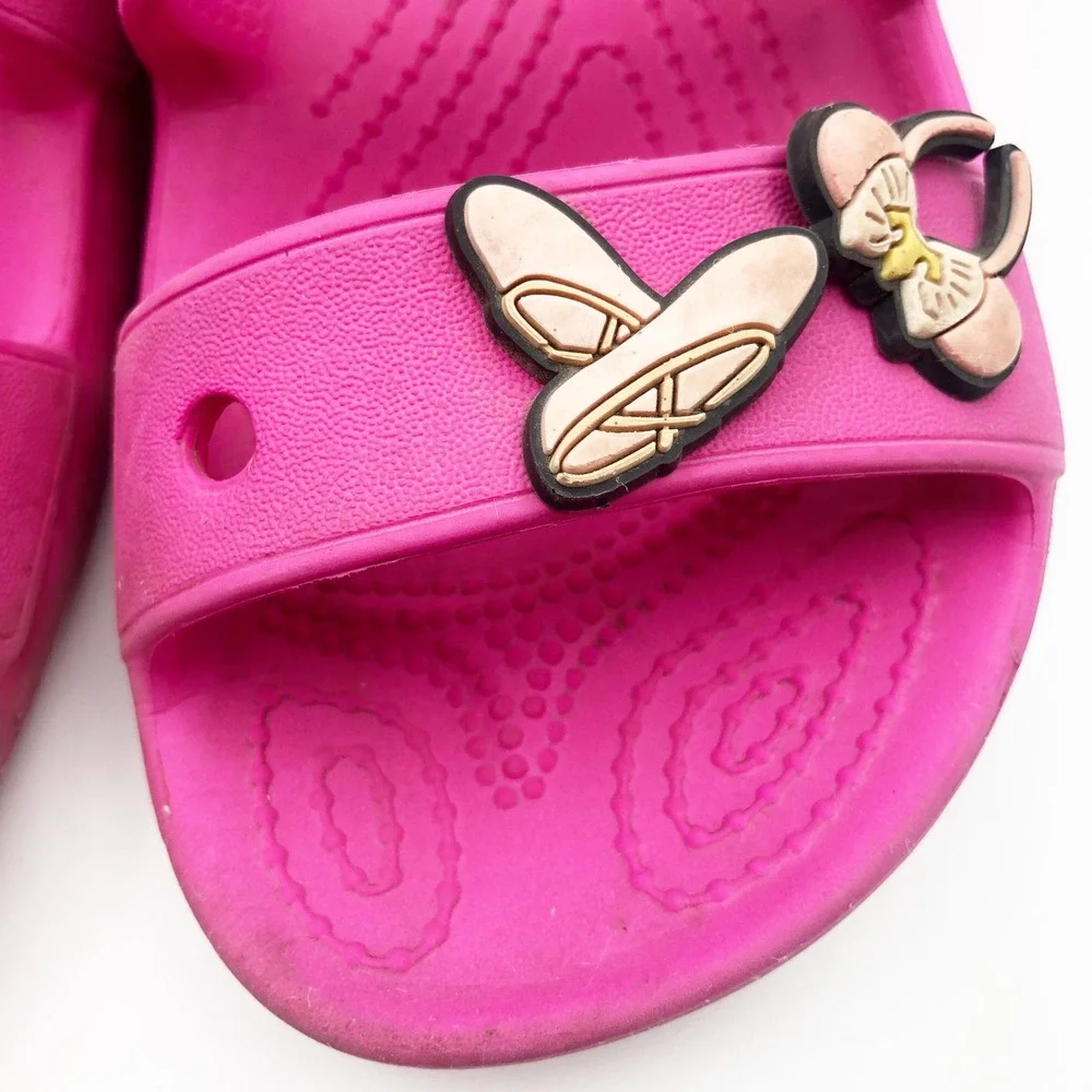 CROCS these active poolside